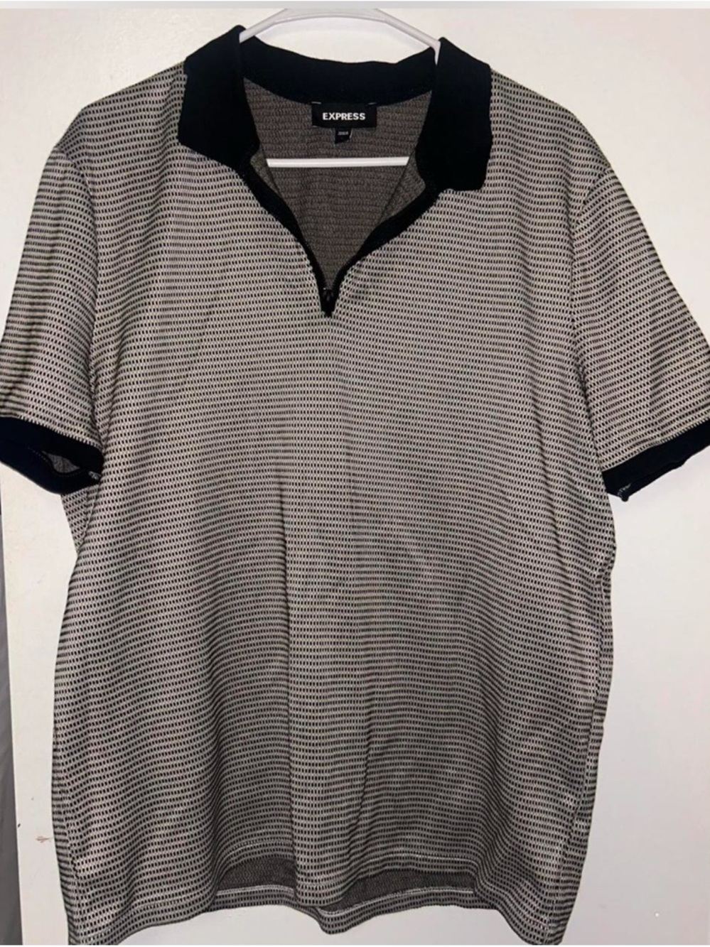 Express Men's Black and Cream Micro-Pattern Polo